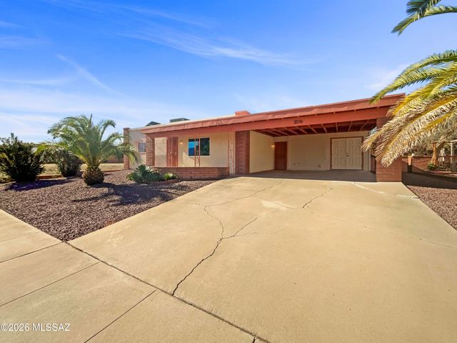 2016 S San Vincent Drive, Green Valley, AZ 85614