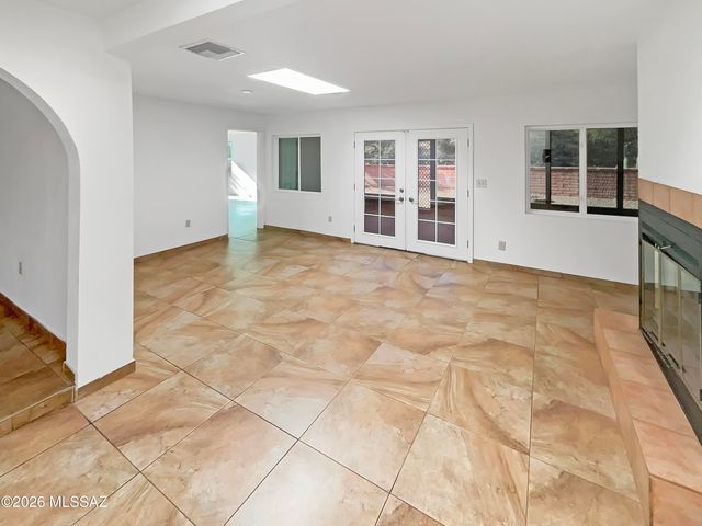 2016 S San Vincent Drive, Green Valley, AZ 85614