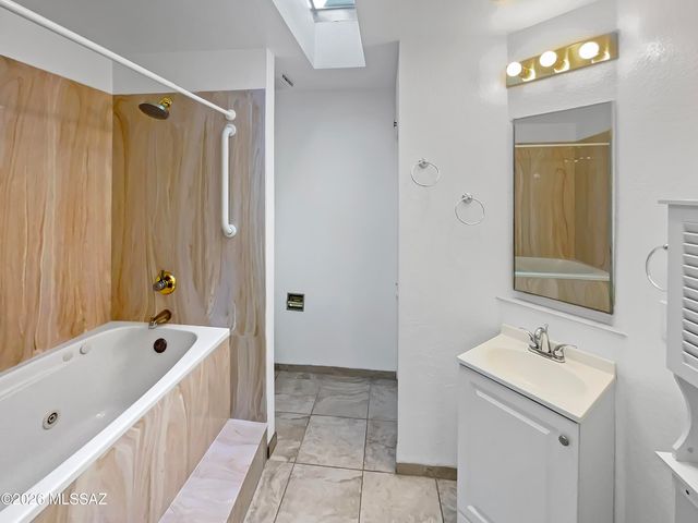 2016 S San Vincent Drive, Green Valley, AZ 85614