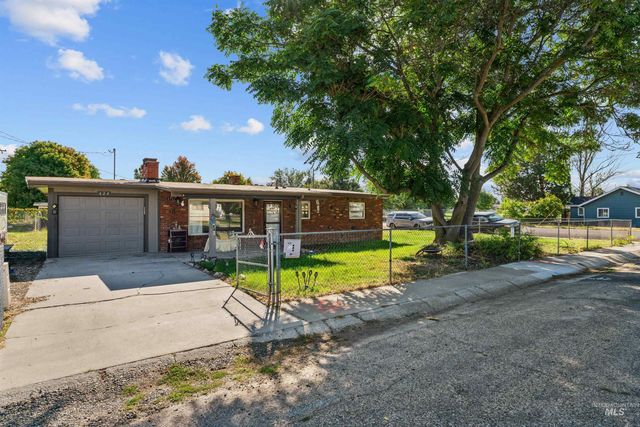 424 Meyer Ave, Nampa, ID 83686