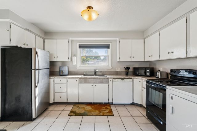 424 Meyer Ave, Nampa, ID 83686