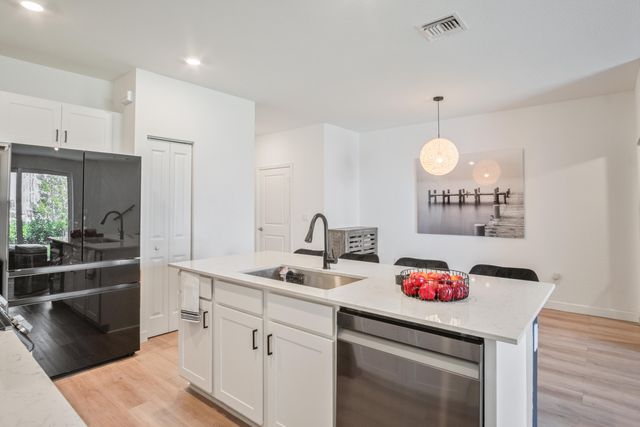 852 SE Grovebush Lane, Port St. Lucie, Port St Lucie, FL 34984