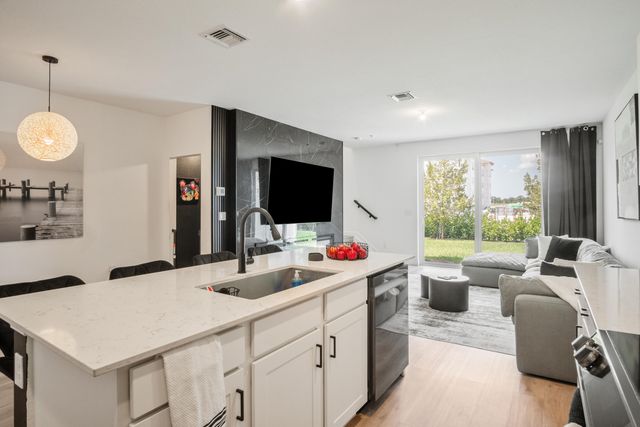 852 SE Grovebush Lane, Port St. Lucie, Port St Lucie, FL 34984