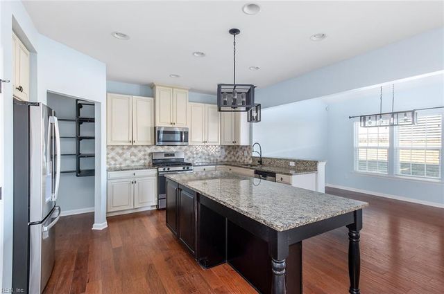 331 Spring Hill PL, Smithfield, VA 23430