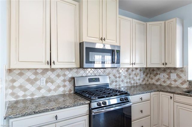 331 Spring Hill PL, Smithfield, VA 23430