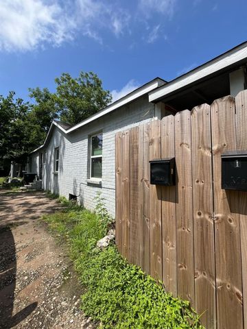 6908 Larkstone Street, Houston, TX 77028