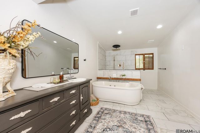 42494 Lillie Babin Road, Gonzales, LA 70737