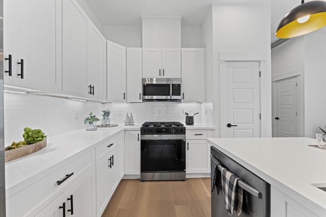 332 Neyland Street, Houston, TX 77022