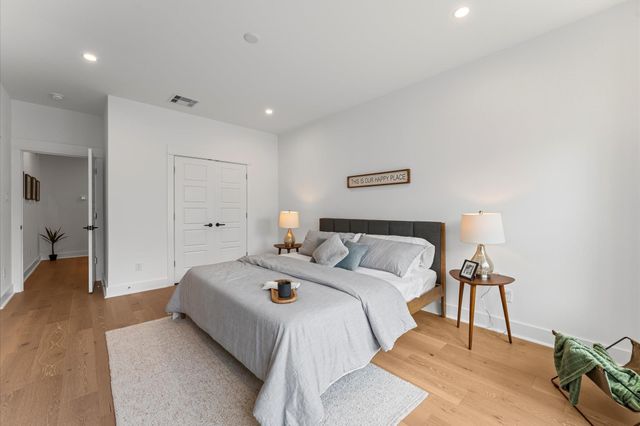 332 Neyland Street, Houston, TX 77022