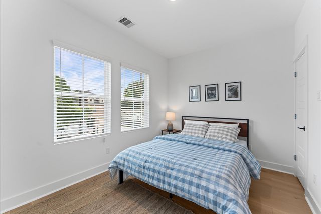 332 Neyland Street, Houston, TX 77022