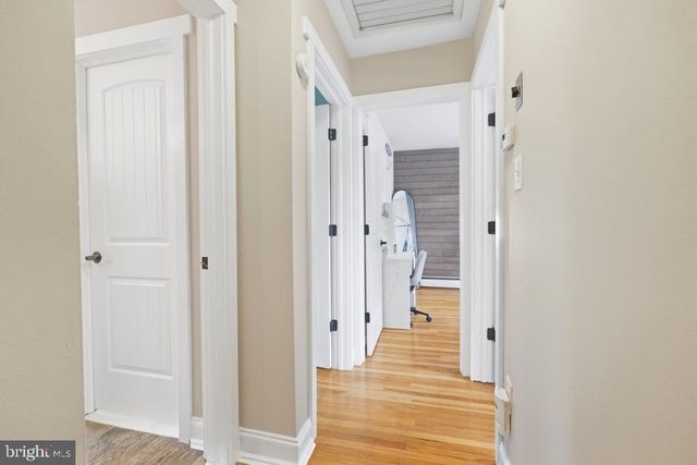 232 MIDWAY DR, Morrisville, PA 19067