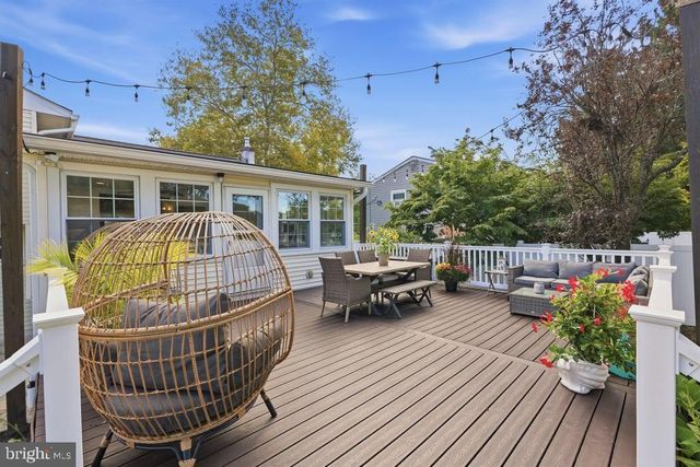 232 MIDWAY DR, Morrisville, PA 19067