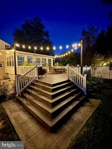 232 MIDWAY DR, Morrisville, PA 19067