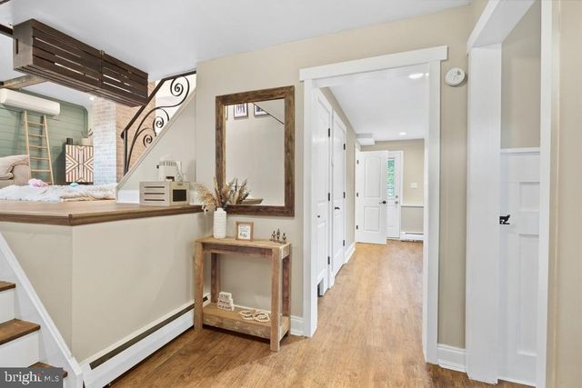 232 MIDWAY DR, Morrisville, PA 19067