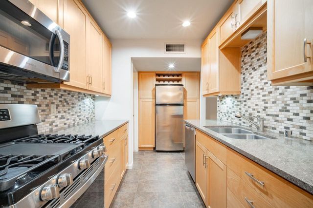 4117 W Rivers Edge CIRCLE #1, Brown Deer, WI 53209