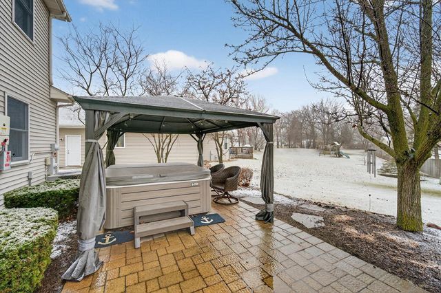 8454 Northview DRIVE, Pleasant Prairie, WI 53158