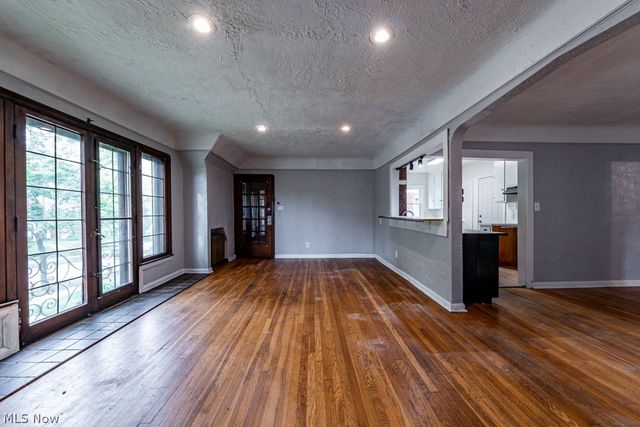 18405 Newell Road, Shaker Heights, OH 44122