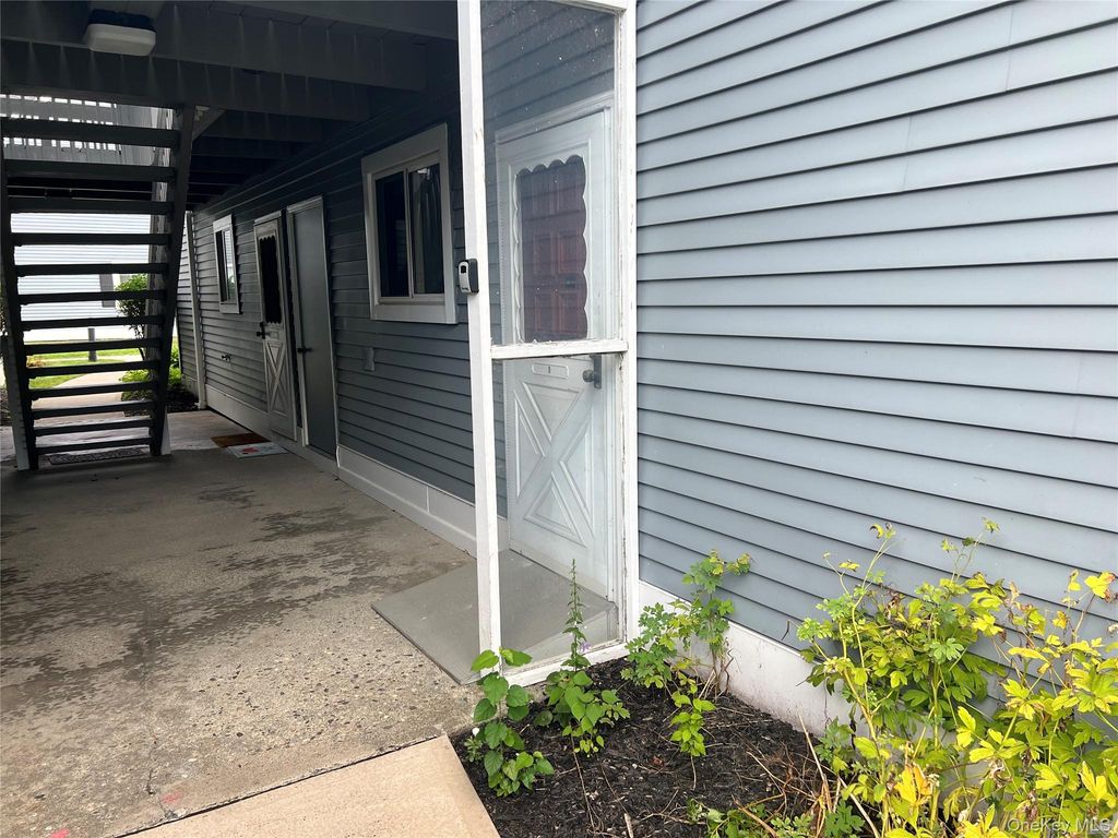 401 Commons Way D, Fishkill, NY 12524 — photo 3