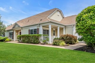 106 Stone Manor Dr, Franklin Twp., NJ 08873