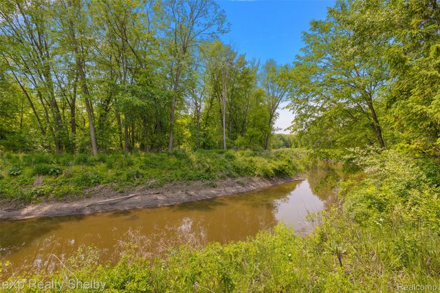 14721 Terry Road, Berlin Township, MI 48002