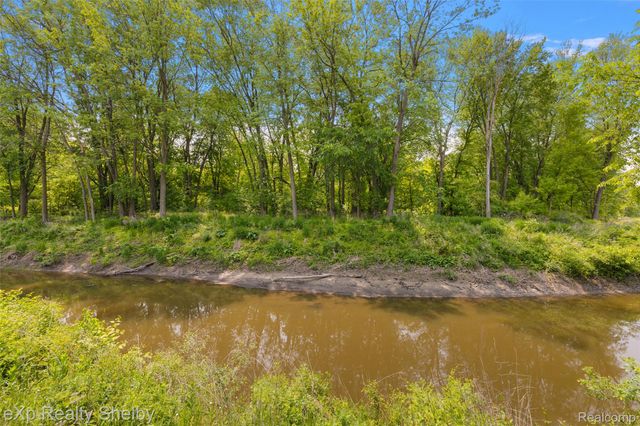 14721 Terry Road, Berlin Township, MI 48002