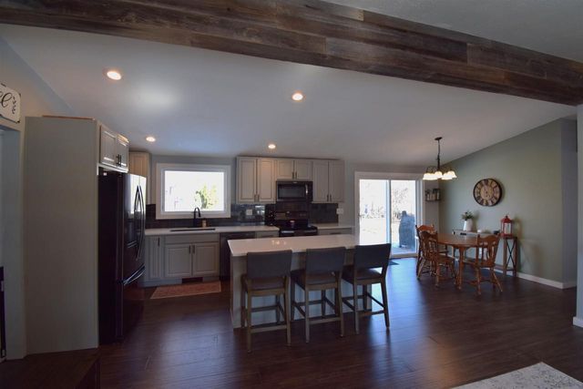 1452 BONNIE DRIVE, Menasha, WI 54952