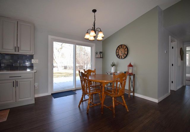 1452 BONNIE DRIVE, Menasha, WI 54952