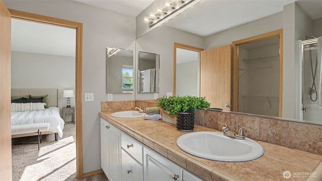 1340 57th Drive SE, Auburn, WA 98092