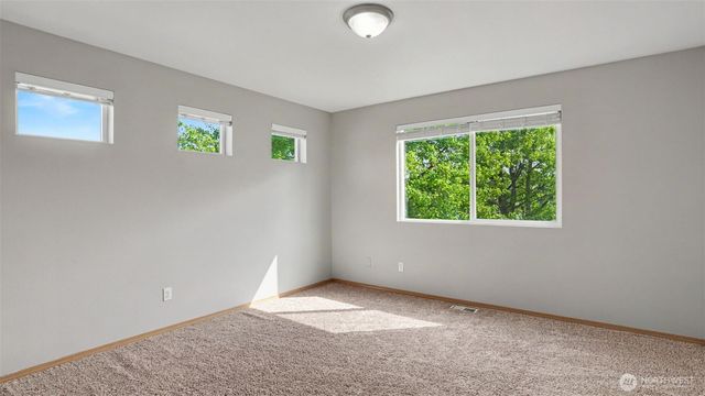 1340 57th Drive SE, Auburn, WA 98092