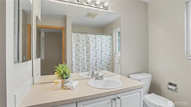 1340 57th Drive SE, Auburn, WA 98092