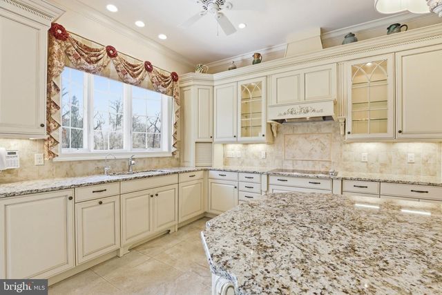 18 LAKE CREST DR, Milford, DE 19963