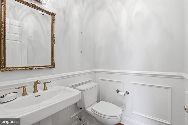 18 LAKE CREST DR, Milford, DE 19963