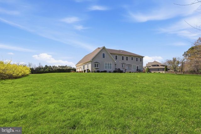 18 LAKE CREST DR, Milford, DE 19963