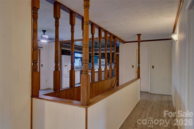 220 Grand View Lane, Burnsville, NC 28714