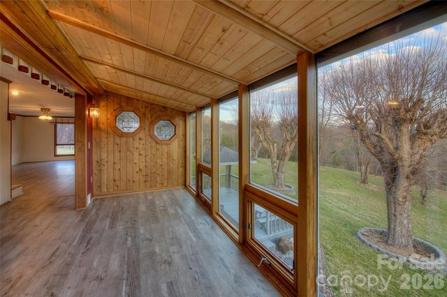 220 Grand View Lane, Burnsville, NC 28714