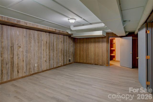 220 Grand View Lane, Burnsville, NC 28714