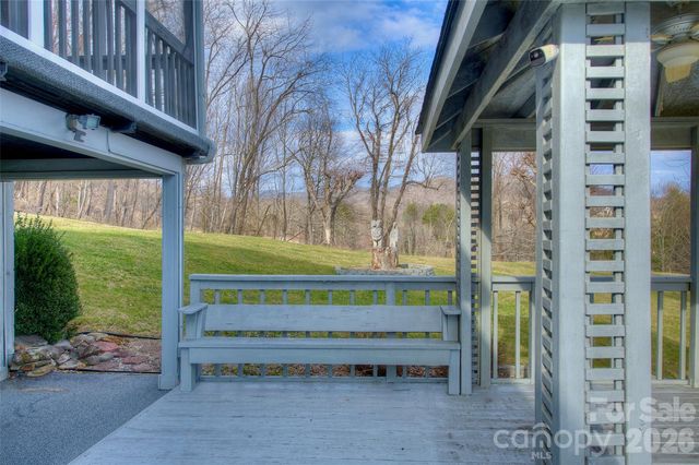 220 Grand View Lane, Burnsville, NC 28714