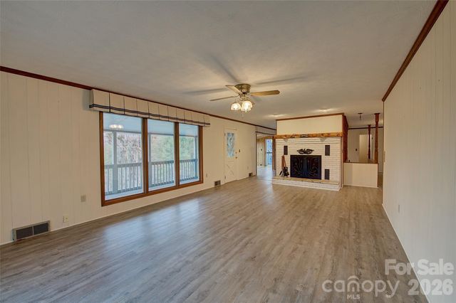 220 Grand View Lane, Burnsville, NC 28714