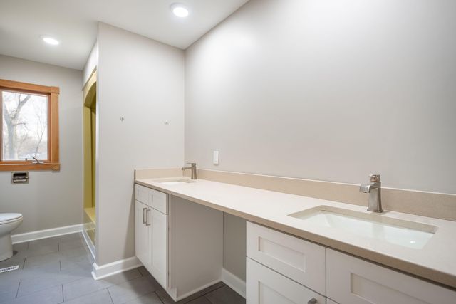 4710 Oak Lane Drive, Griffith, IN 46319