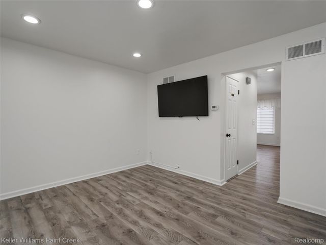 36650 Park Place Drive 51, Sterling Heights, MI 48310