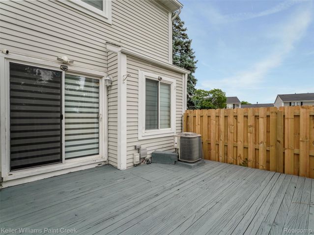 36650 Park Place Drive 51, Sterling Heights, MI 48310
