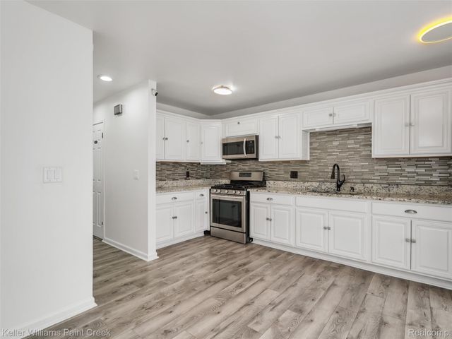 36650 Park Place Drive 51, Sterling Heights, MI 48310