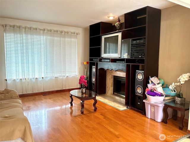 18416 80th Avenue Ct E, Puyallup, WA 98375