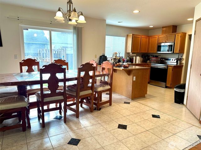 18416 80th Avenue Ct E, Puyallup, WA 98375