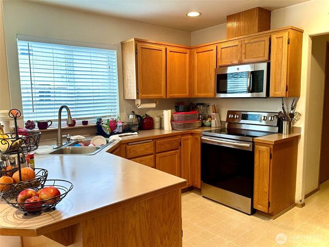 18416 80th Avenue Ct E, Puyallup, WA 98375