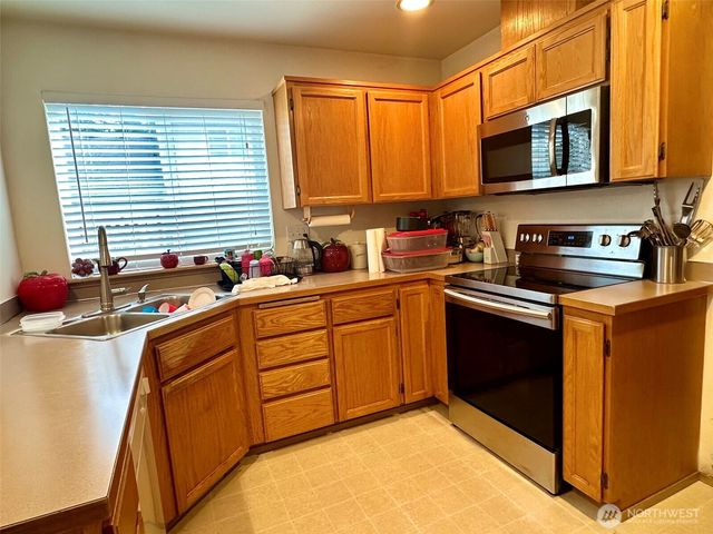 18416 80th Avenue Ct E, Puyallup, WA 98375