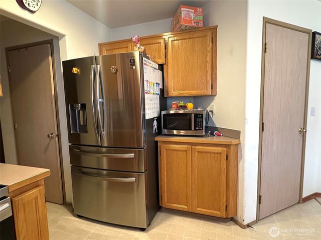 18416 80th Avenue Ct E, Puyallup, WA 98375