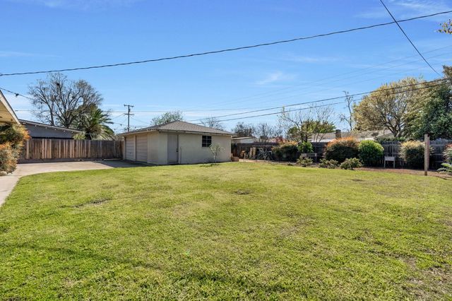 217 W Cortland Avenue, Fresno, CA 93705