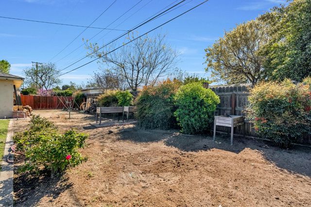 217 W Cortland Avenue, Fresno, CA 93705