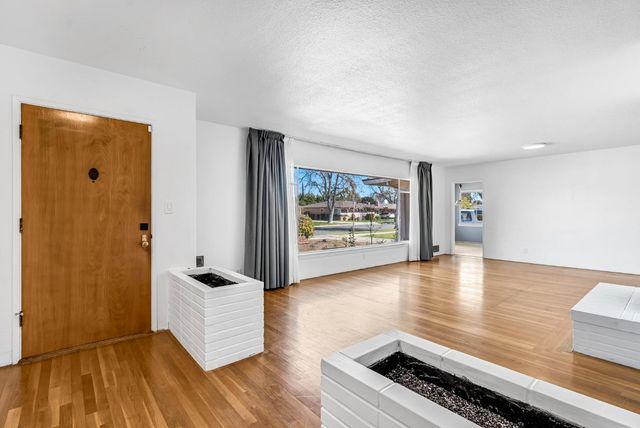 217 W Cortland Avenue, Fresno, CA 93705